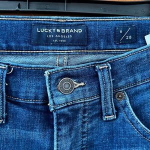 Lucky brand cropped jean